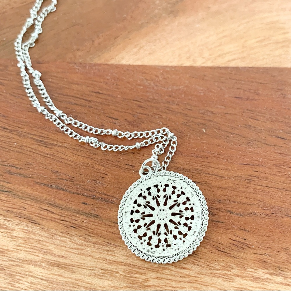 COIN DETAIL PENDANT NECKLACE NEW